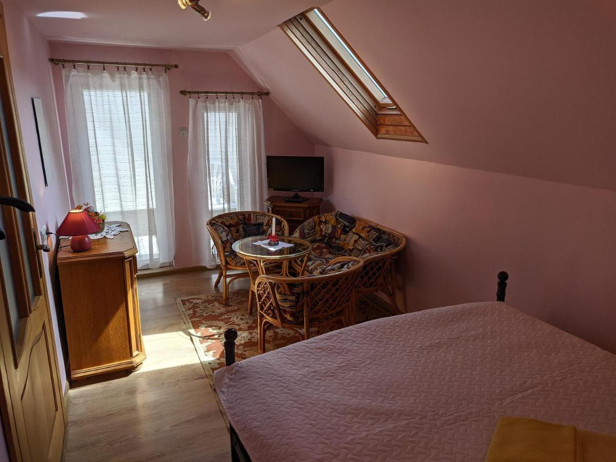 Guest House Nika - Cottages And Rooms In The Heart Of Palanga City Center Exteriér fotografie